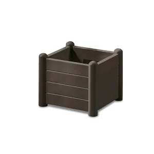 Саксија за цвеќе во коцка